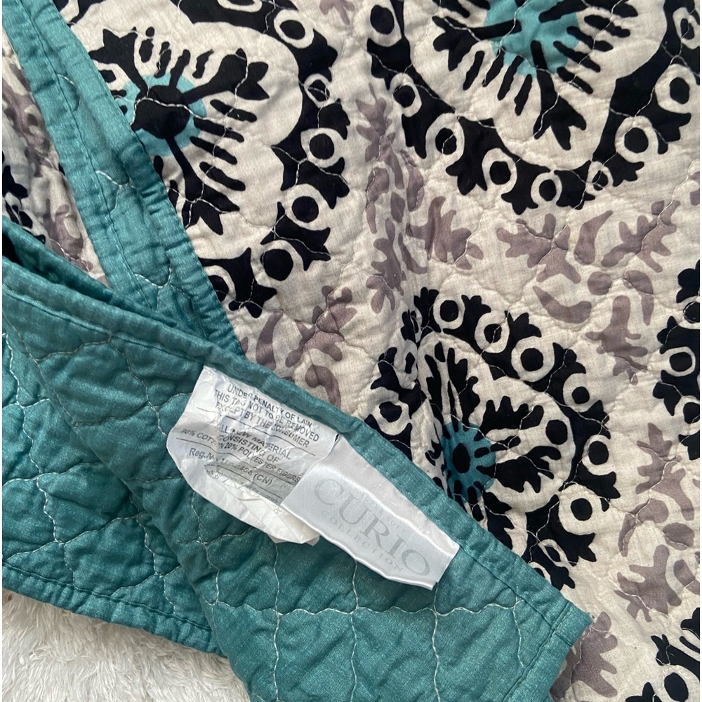 Full/Queen Bed cover w/ 2 standard shams